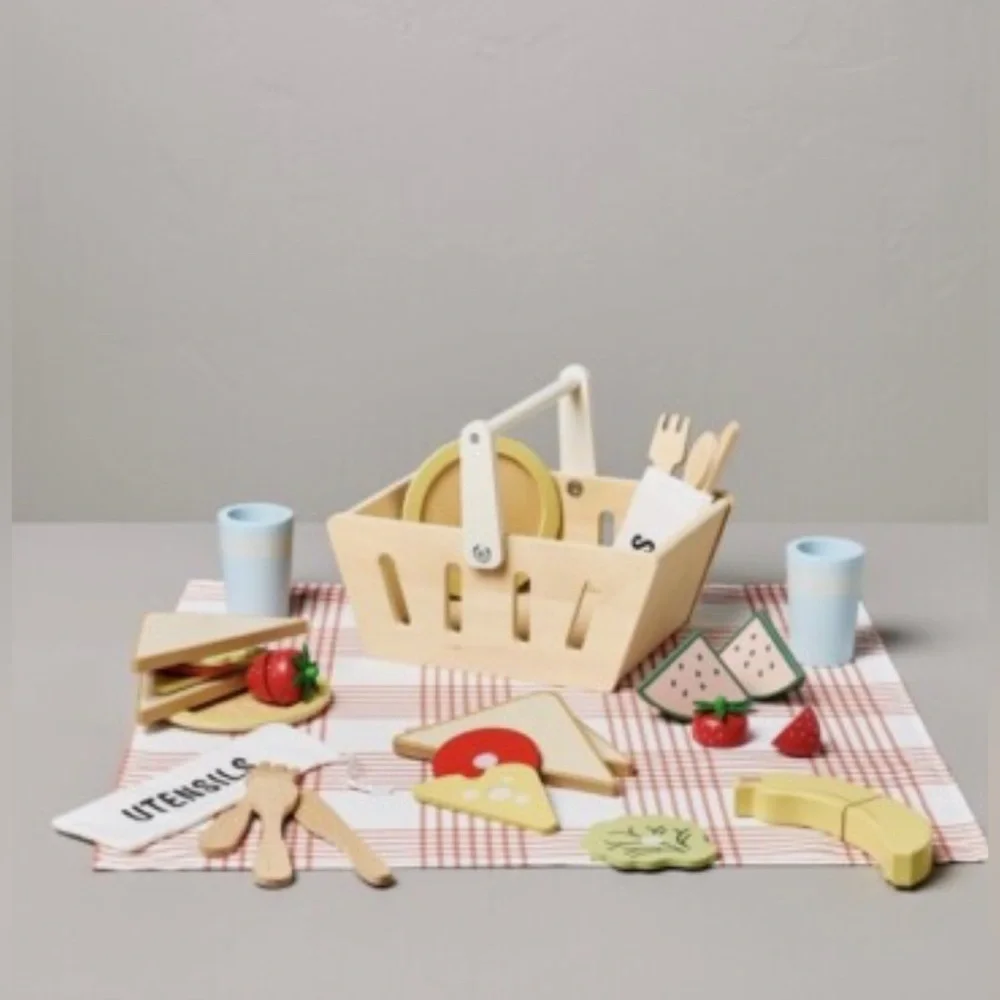 Hearth & Hand Magnolia Kids 32 Piece Picnic Basket Wood Set Toy Playset Target‎